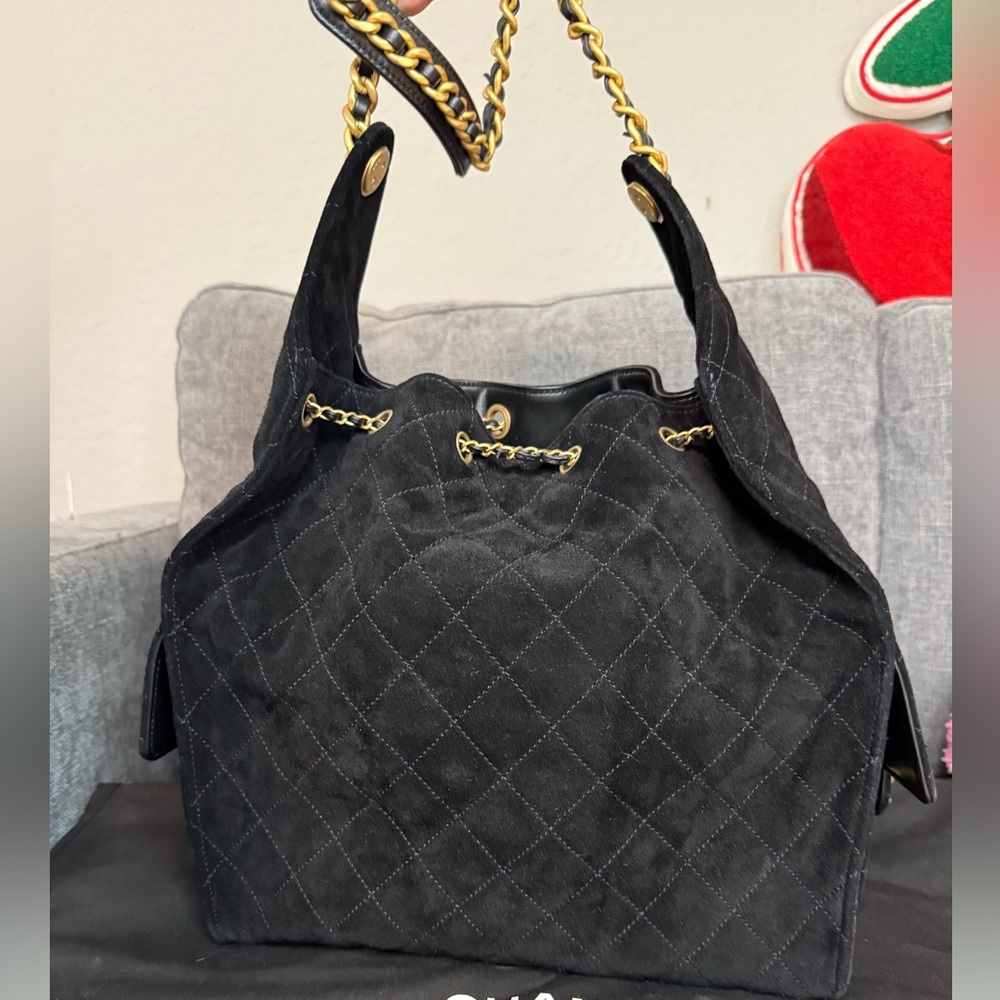 Chanel 25 Hobo Bag Medium Black Suede - Picture 5 of 16